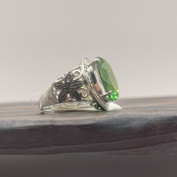 Simulated peridot in sterling silver with black rhinestone accents - Picture 7 of 11